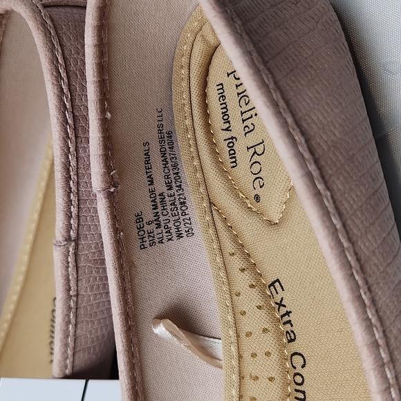 Ophelia Roe Women's Memory Foam Extra Comfort Phoebe Snake Pink Flats Size 6 NWT - Picture 10 of 10